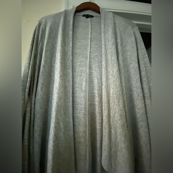 Banana Republic Cardigan - Picture 4 of 6